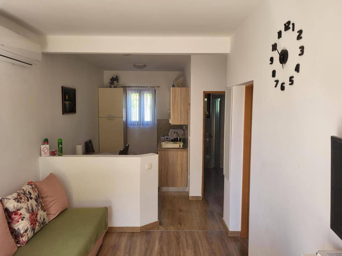 Apartment Luna Malinska Esterno foto